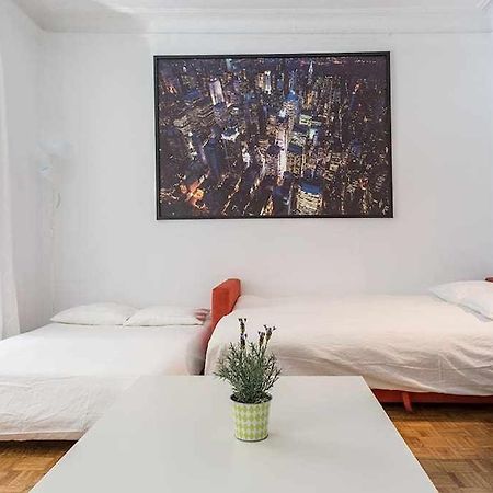 Apartamento Confortable En Atocha Apartment Madrid Bagian luar foto