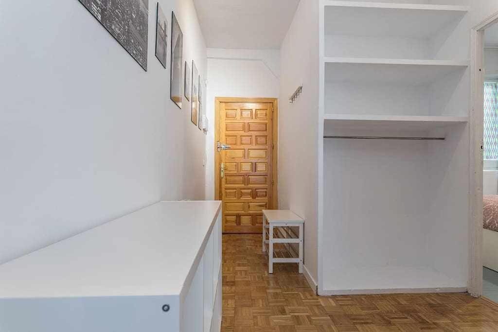 Apartamento Confortable En Atocha Apartment Madrid Bagian luar foto