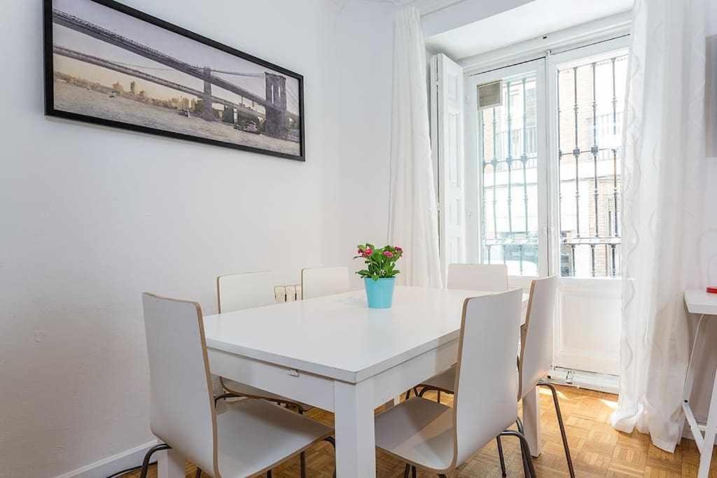 Apartamento Confortable En Atocha Apartment Madrid Bagian luar foto