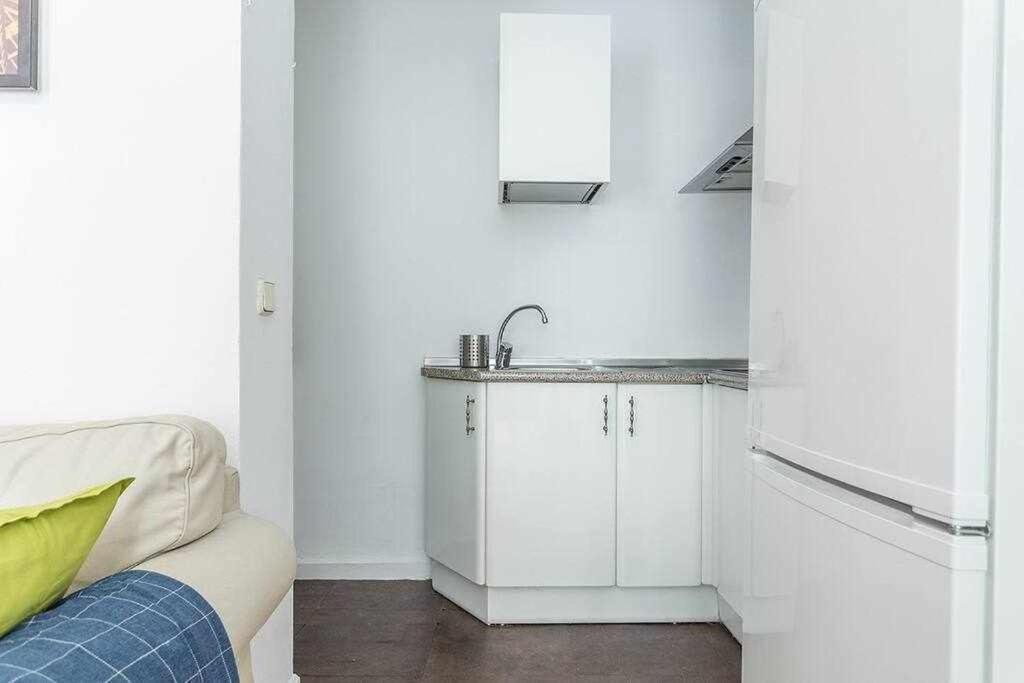 Apartamento Confortable En Atocha Apartment Madrid Bagian luar foto