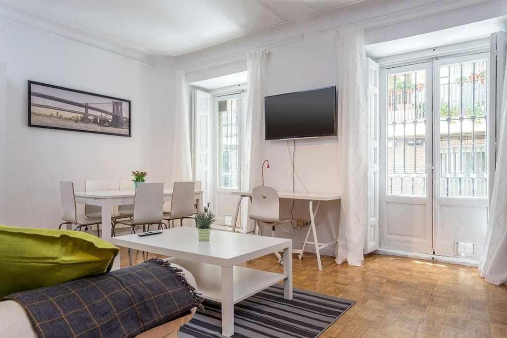 Apartamento Confortable En Atocha Apartment Madrid Bagian luar foto