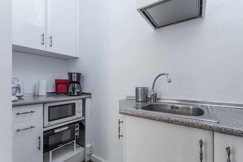 Apartamento Confortable En Atocha Apartment Madrid Bagian luar foto