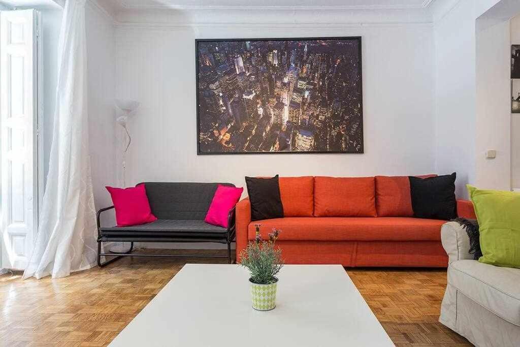 Apartamento Confortable En Atocha Apartment Madrid Bagian luar foto